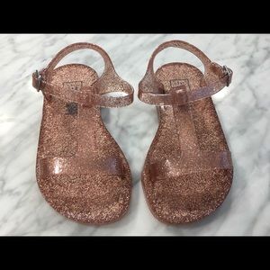 Toddler size 9 gap sandals